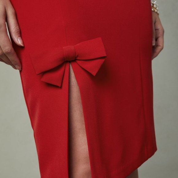 Maggy London - Sleeveless Sheath Dress - Picture 3 of 10